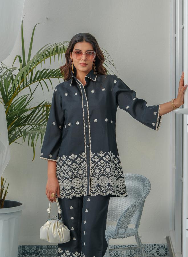 دي دبليو طقم منسق من قميص وبنطال مطرز للنساء - Image 1